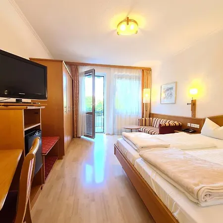 Thermenhotel Tannenhof - Ihr Wohlfuehl-hotel מלון